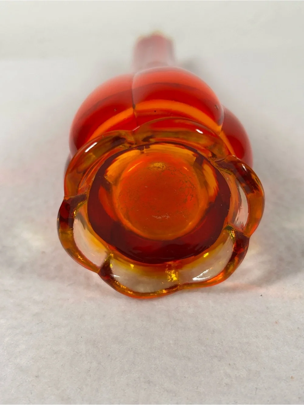 LE Smith Swung Vase Glass Stretch Red Amberina 12